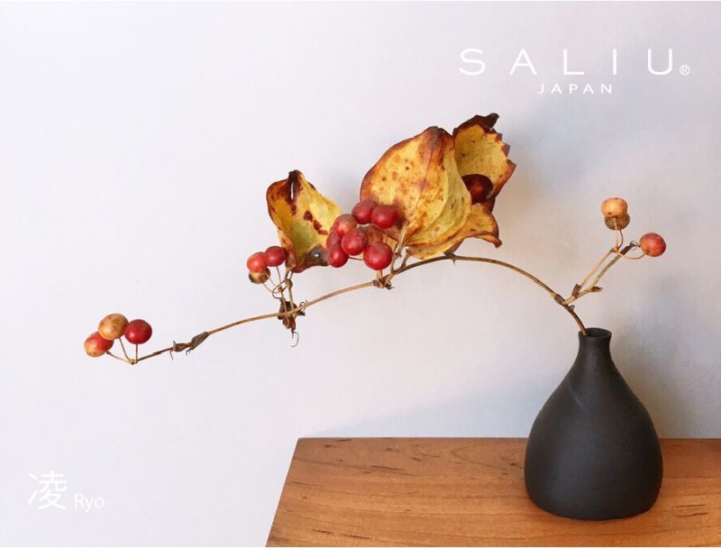 SALIU 凌RYO系列 一輪花瓶 | 常滑燒